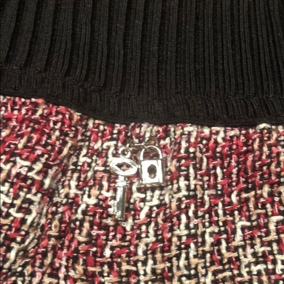 H&M DIVIDED NWT! Adorable Mini-Skirt Size 6 - Picture 3 of 6